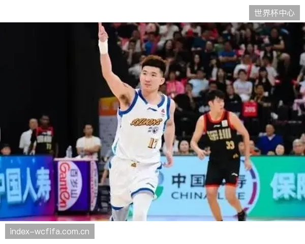 上海队和浙江广厦队以常规赛前两名的身份直接晋级季后赛八强，获得了更多的休息和备战时间。
